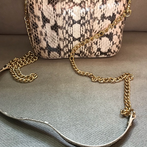 Snakeskin chainlink handbag, like new condition - Picture 5 of 5